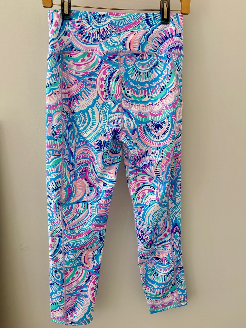 Lilly Pulitzer Happy as a Clam leggings - Picture 3 of 4